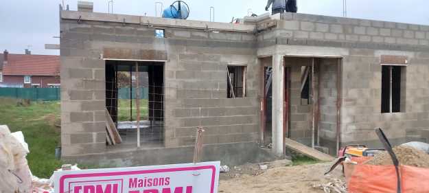 Média réf. 8537 (2/11): Maison sur mesure à CHEVRIERES  (60710) - 01055      