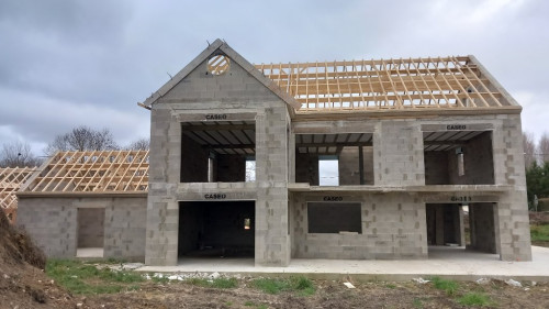 Média réf. 8645 (27/43): Maison sur mesure à LIANCOURT SAINT-PIERRE  (60240) - 01036